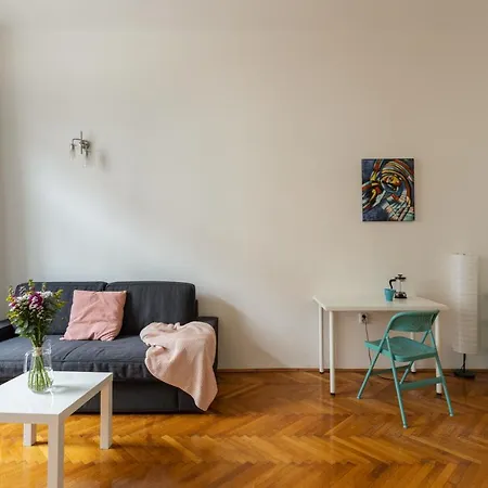 Welcoming Flat In Vinohrady By Days